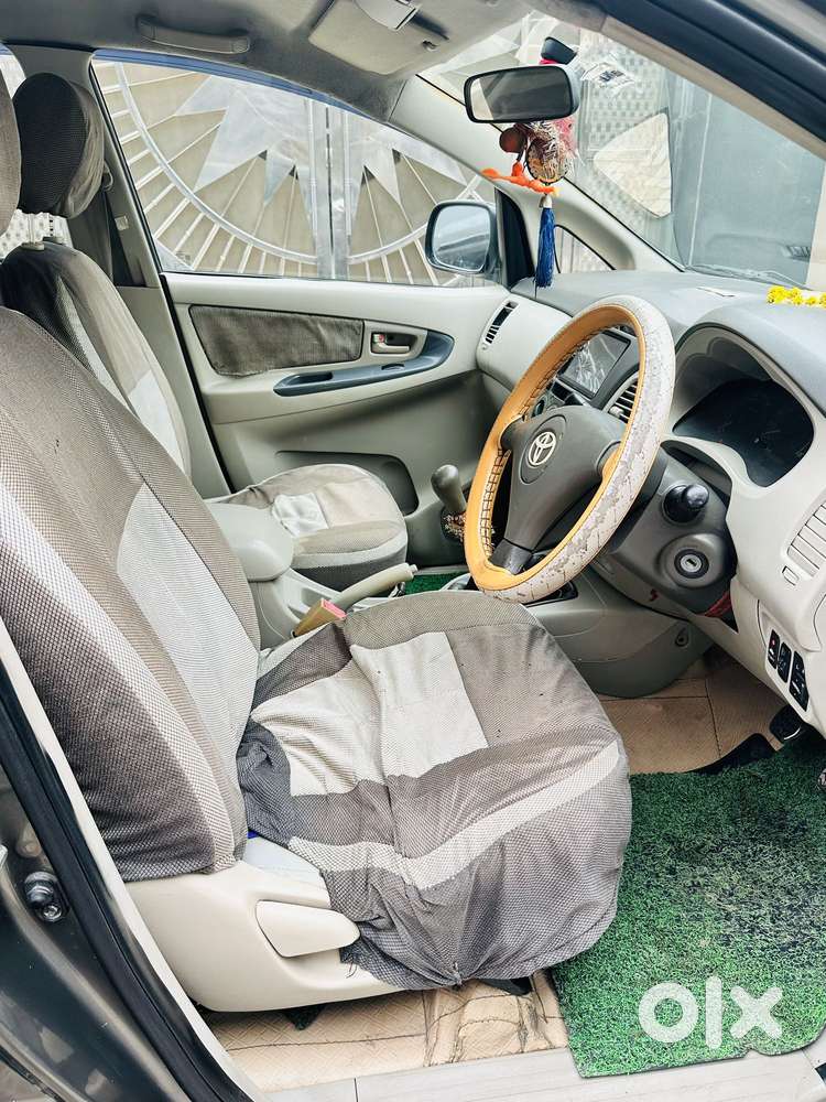 Toyota Innova 2.5 G (diesel) 8 Seater, 2010, Diesel