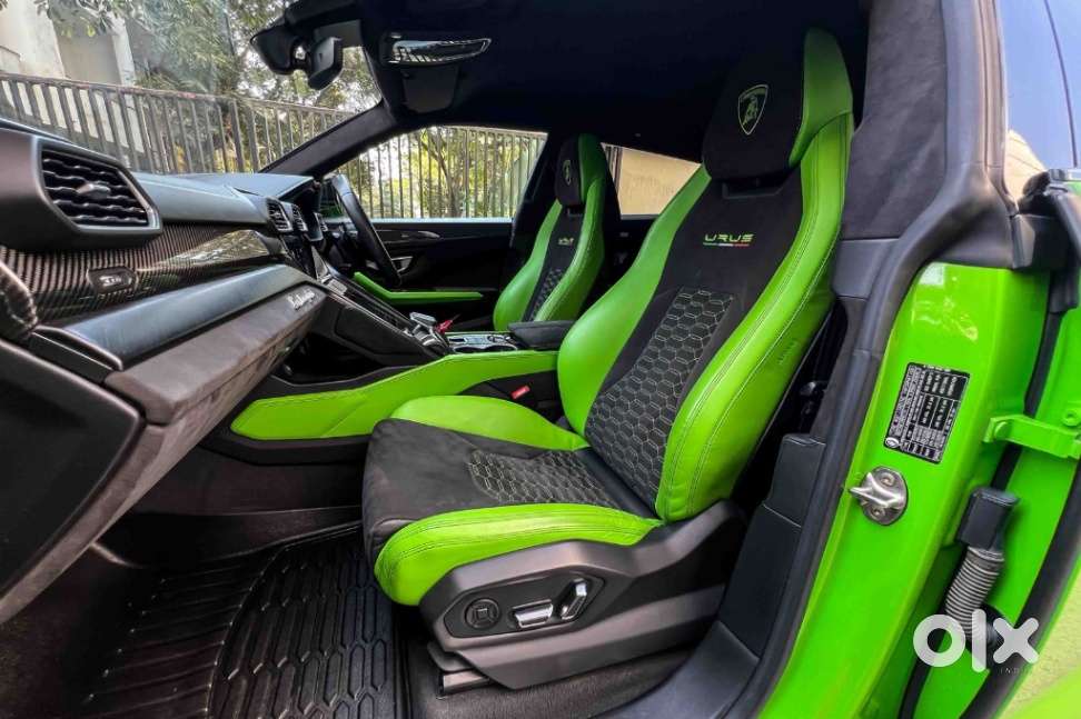 Lamborghini Urus, 2022, Petrol