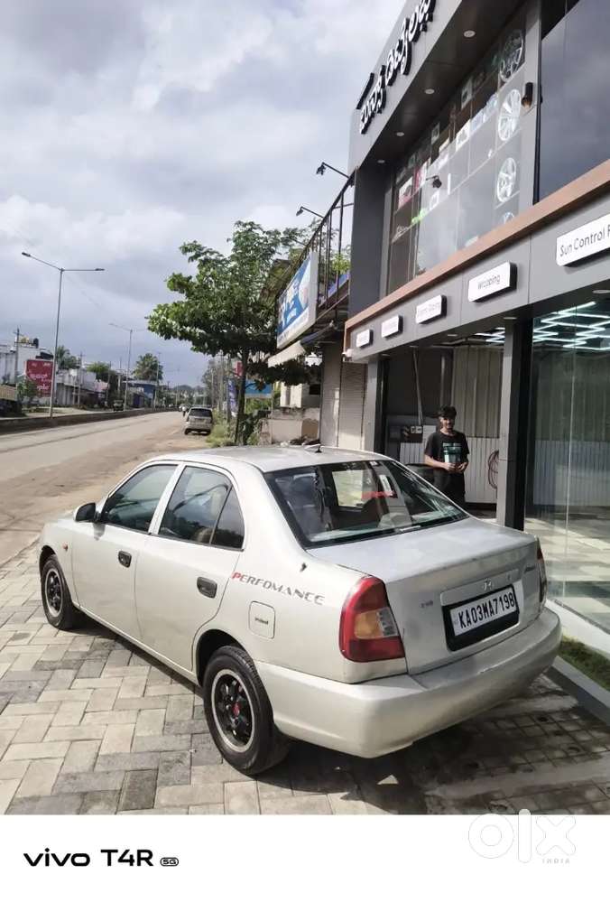 Hyundai Accent Hatchback 2002 Gl Petrol