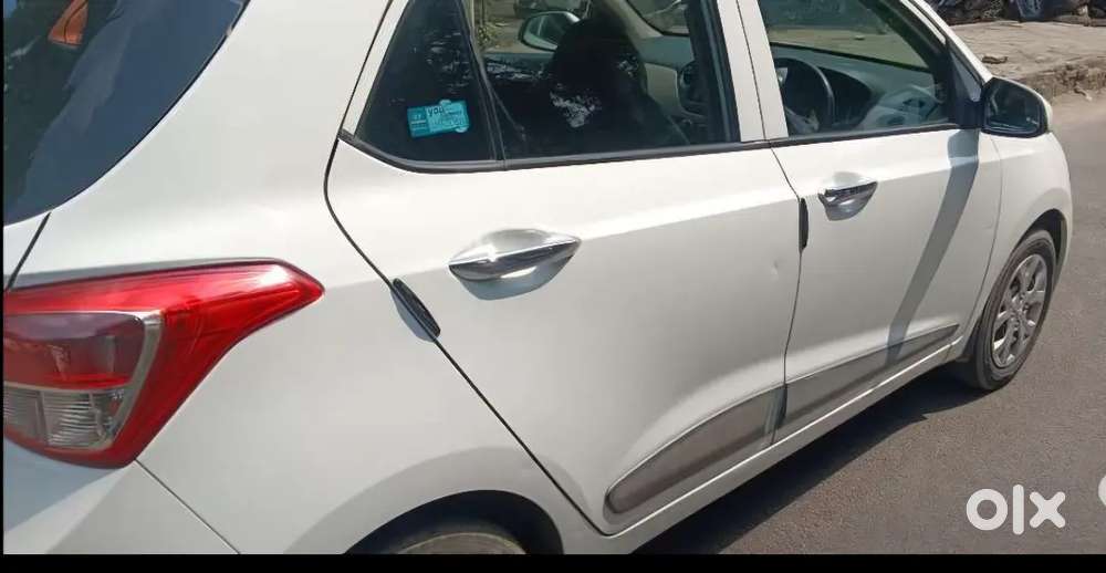 Hyundai Grand I10 2017 Petrol 75000 Km Driven