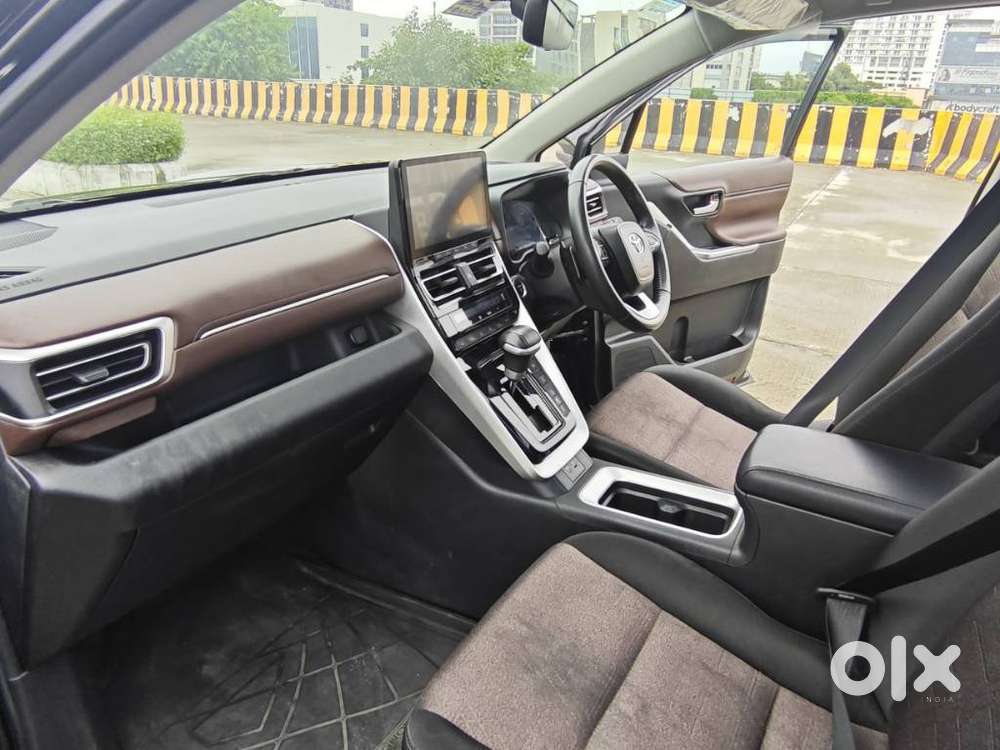 Toyota Innova Hycross 2.0 Vx Hybrid 7 Str, 2025, Cng & Hybrids