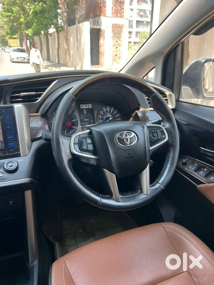 Toyota Innova Crysta 2.8z Automatic, 2017, Diesel