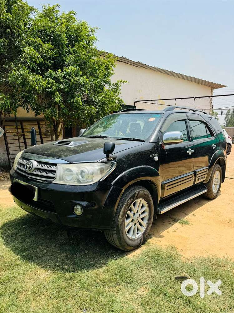 Toyota Fortuner 3.0 4x4 Manual, 2011, Diesel