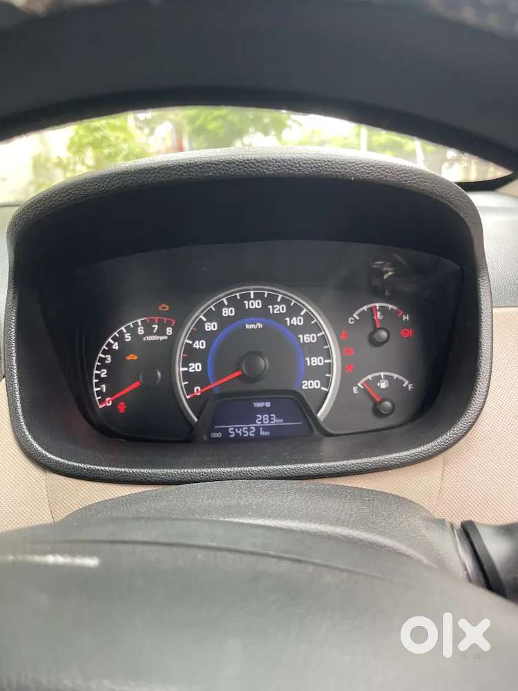 Hyundai Grand I10 Sportz 2017 Petrol ( Mint Condition)
