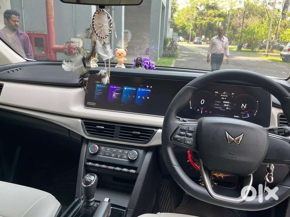 Mahindra Xuv700 2023 Diesel Well Maintained