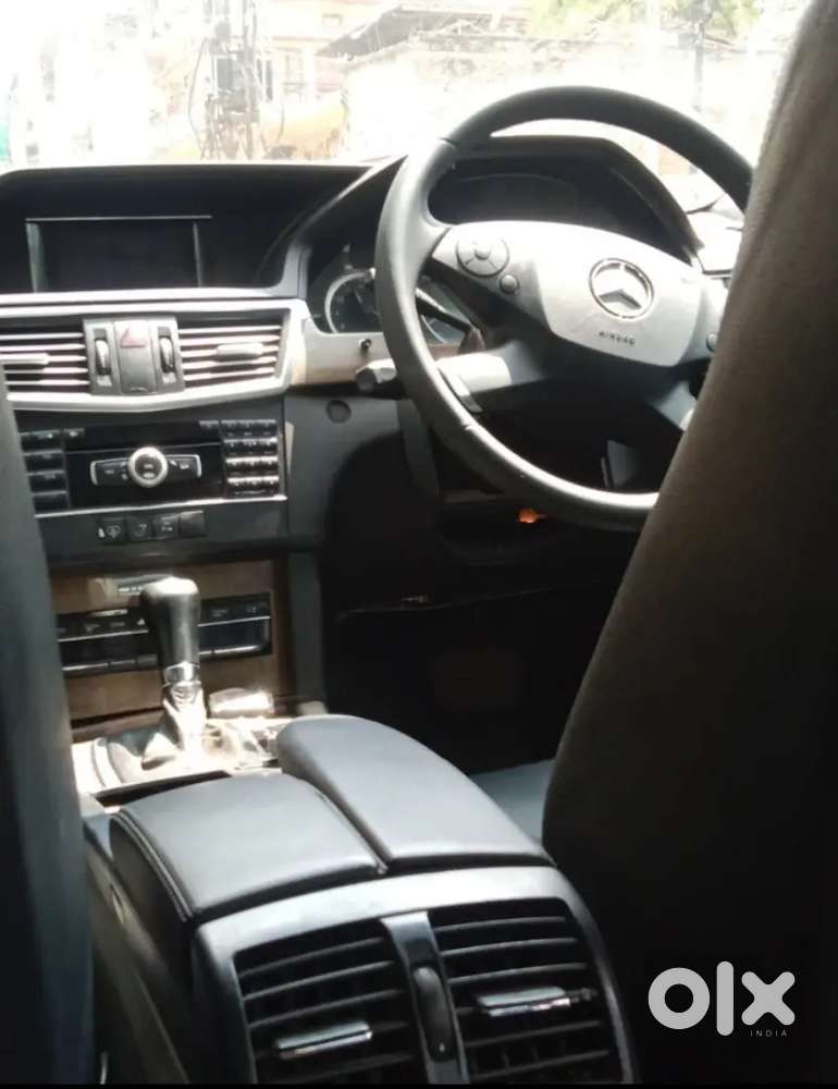 Mercedes-benz E-class 2012 Petrol 74,703 Km Driven