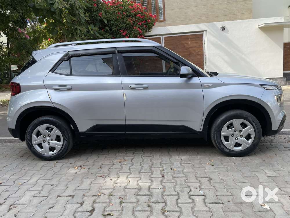 Hyundai Venue S 1.2 Petrol, 2022, Petrol