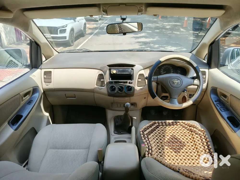 Toyota Innova Showroom Maintenance