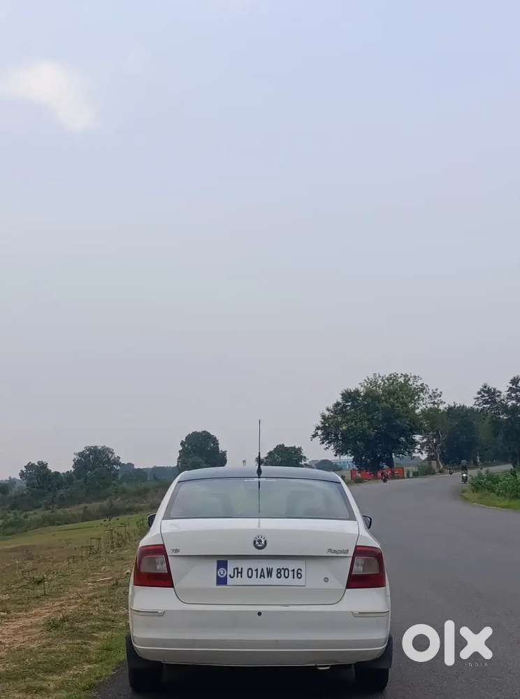 Skoda Rapid Elegance 2013 Diesel Manual
