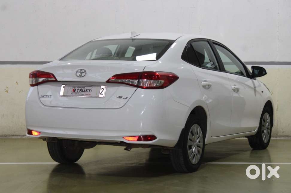 Toyota Yaris J Cvt, 2018, Petrol