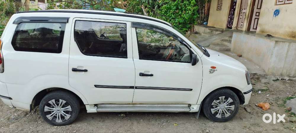 गाड़ी कंपलीट है मुझे अर्जेंट सेल करना है