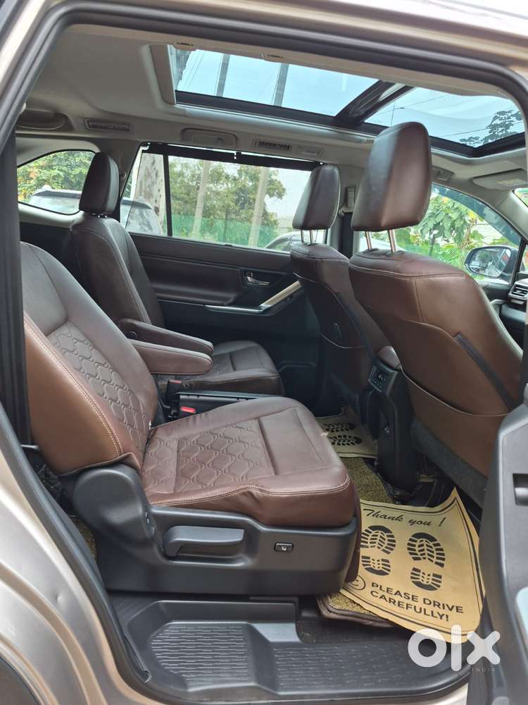 Toyota Innova Hycross