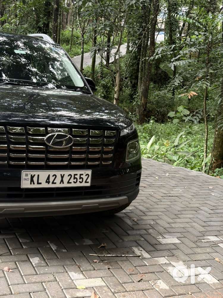 Hyundai Venue Petrol 2024
