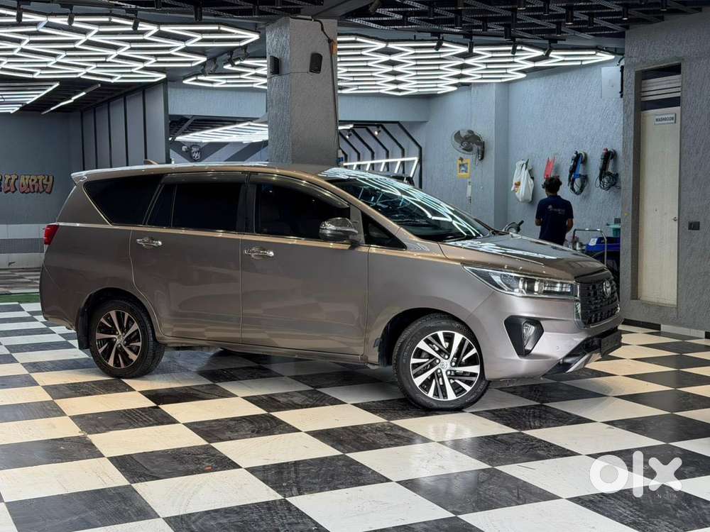 Toyota Innova Crysta 2.8 Zx At 7 Seater, 2021, Diesel