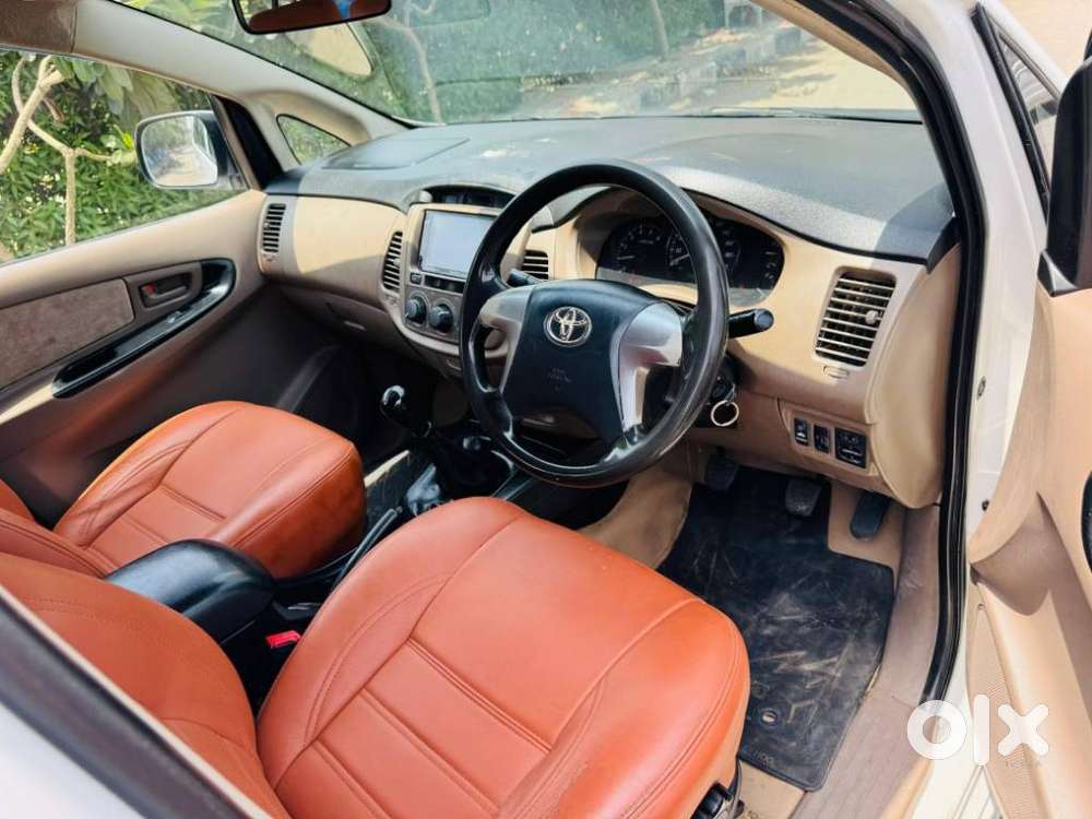 Toyota Innova 2.5 G (diesel) 8 Seater, 2015, Diesel