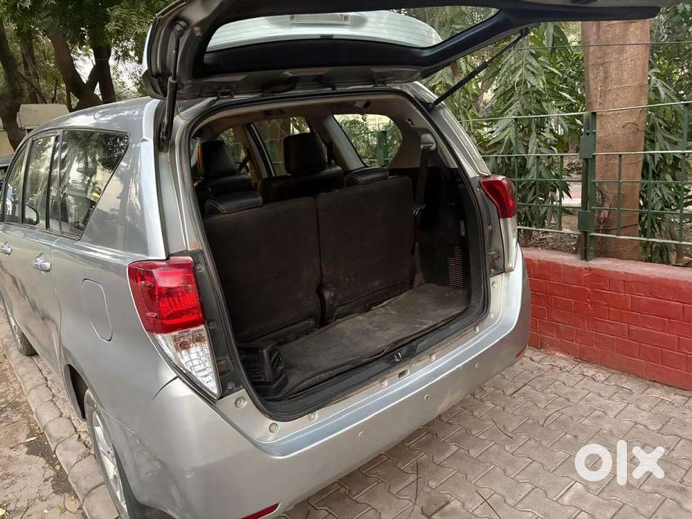 Toyota Innova Crysta 2016 Diesel Well Maintained