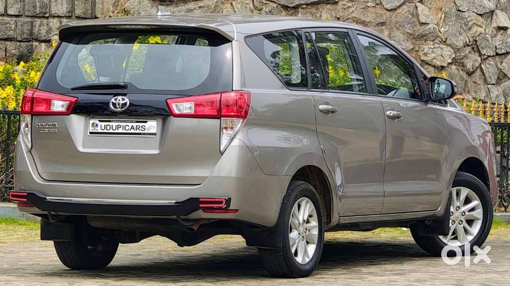 Toyota Innova Crysta 2.4 G Mt, 2023, Diesel