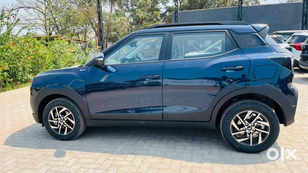 Mahindra Manual Petrol 2025 Car