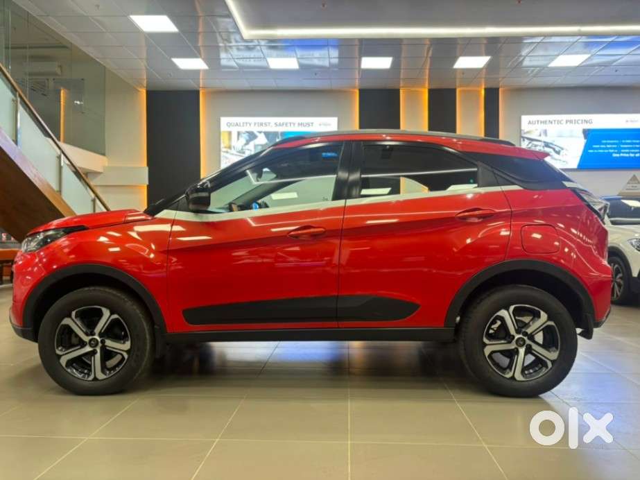 Tata Nexon 1.2 Revotron Xza Plus (o) Amt, 2022, Petrol