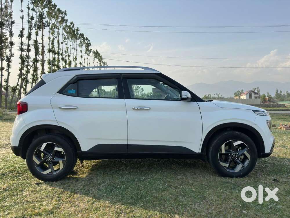 Hyundai Venue Sx (o) Ext Diesel 2022 Showroom Condition