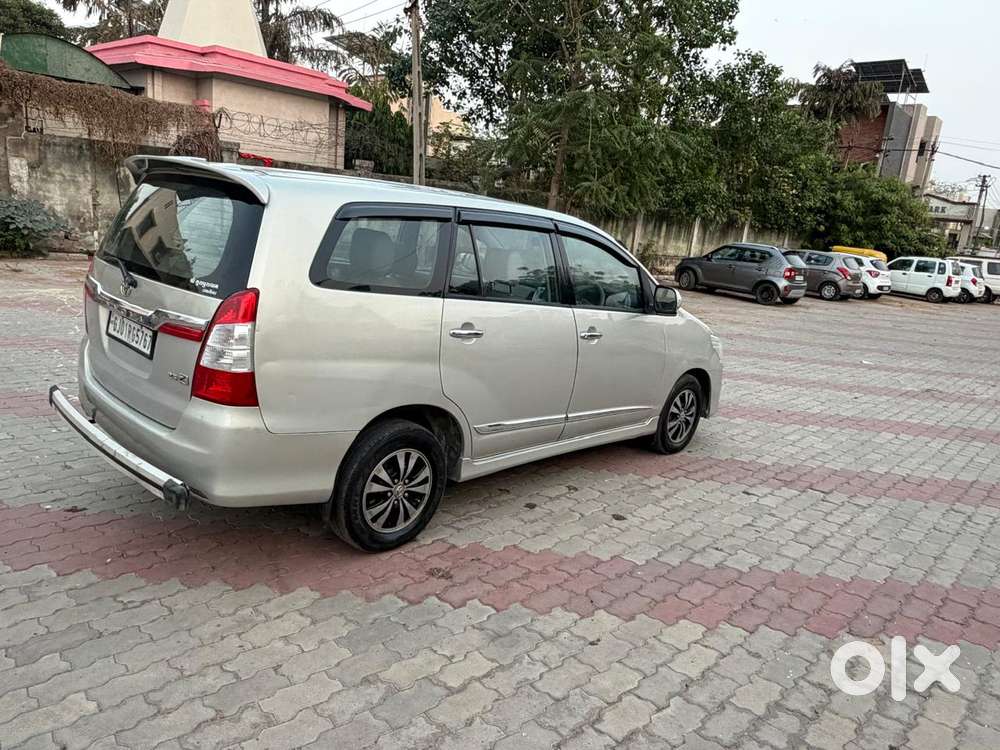 Toyota Innova 2.5 Z Diesel 7 Seater Bs Iv, 2014, Diesel