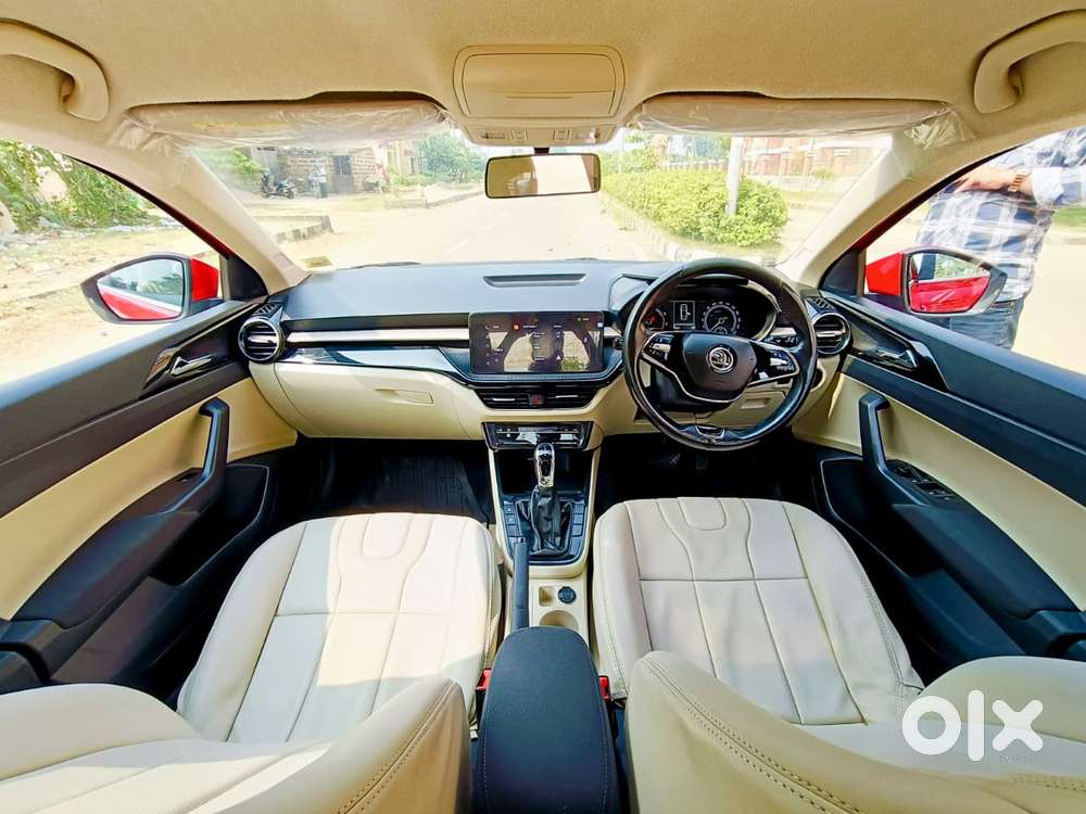 Skoda Slavia Ambition 1.0l Tsi At, 2022, Petrol