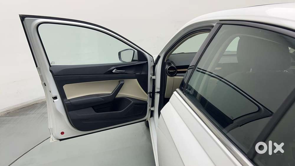 Skoda Slavia Style 1.0l Tsi At, 2022, Petrol