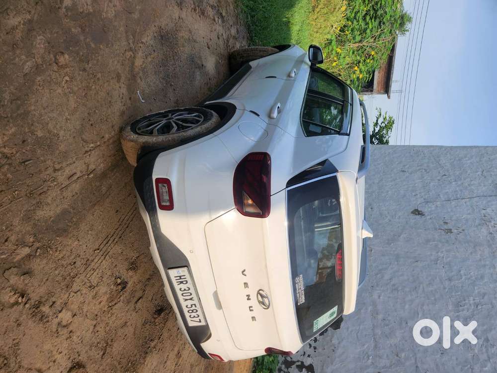 Hyundai Venue Sx 2021 - Urgent Sale