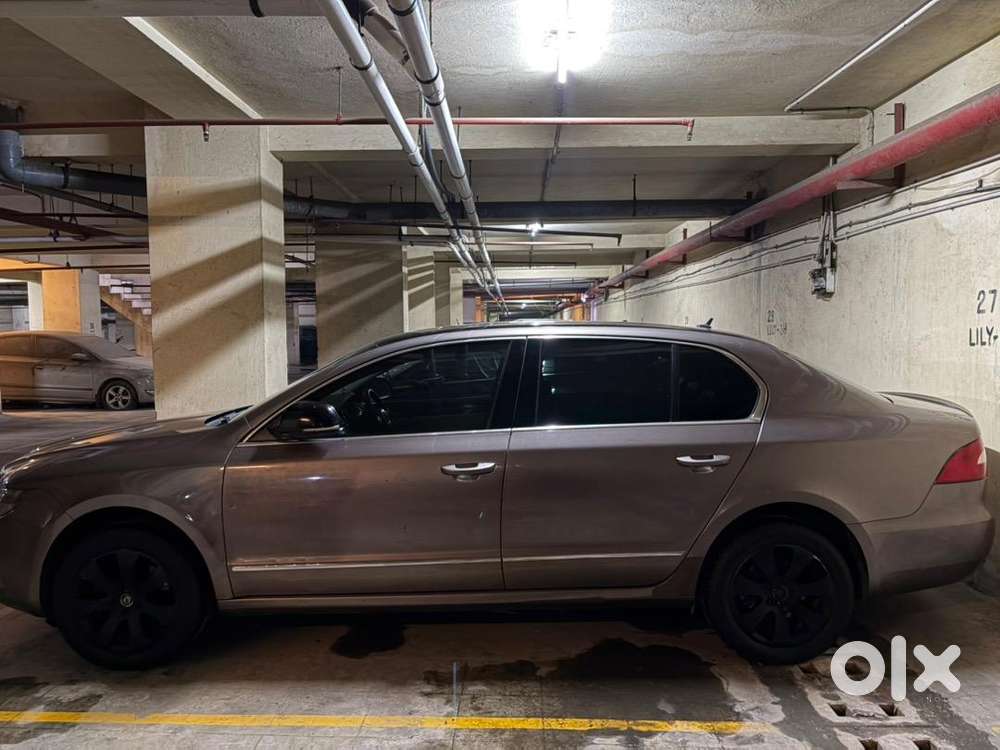 Skoda Superb 2012 Petrol 72000 Km Driven