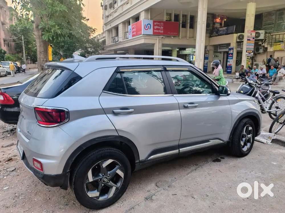 Hyundai Venue 2020 Petrol Well Maintained