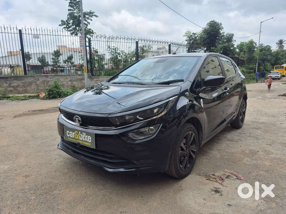 Tata Altroz 1.2 Xza Plus Dark Edition Dct, 2022, Petrol