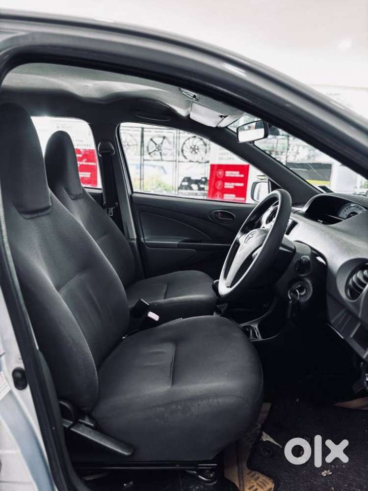 Toyota Etios Liva G, 2012, Petrol