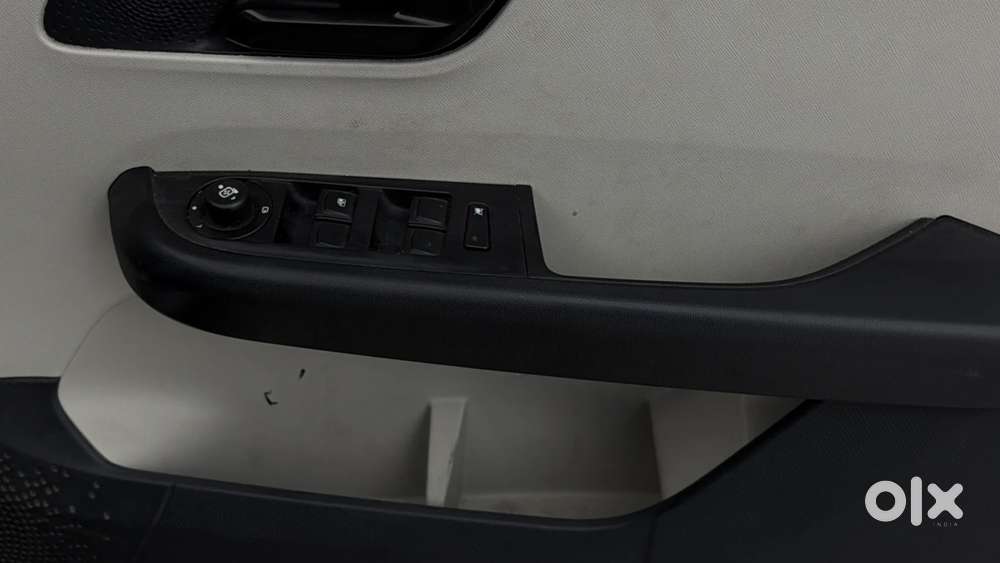 Tata Altroz 1.2 Xt, 2022, Petrol