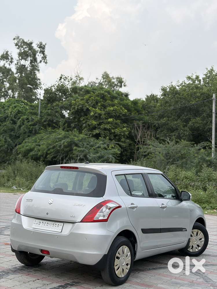 Maruti Suzuki Swift Vxi With Abs, 2012, Petrol