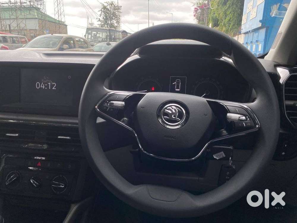 Skoda Kylaq Signature, 2025, Petrol