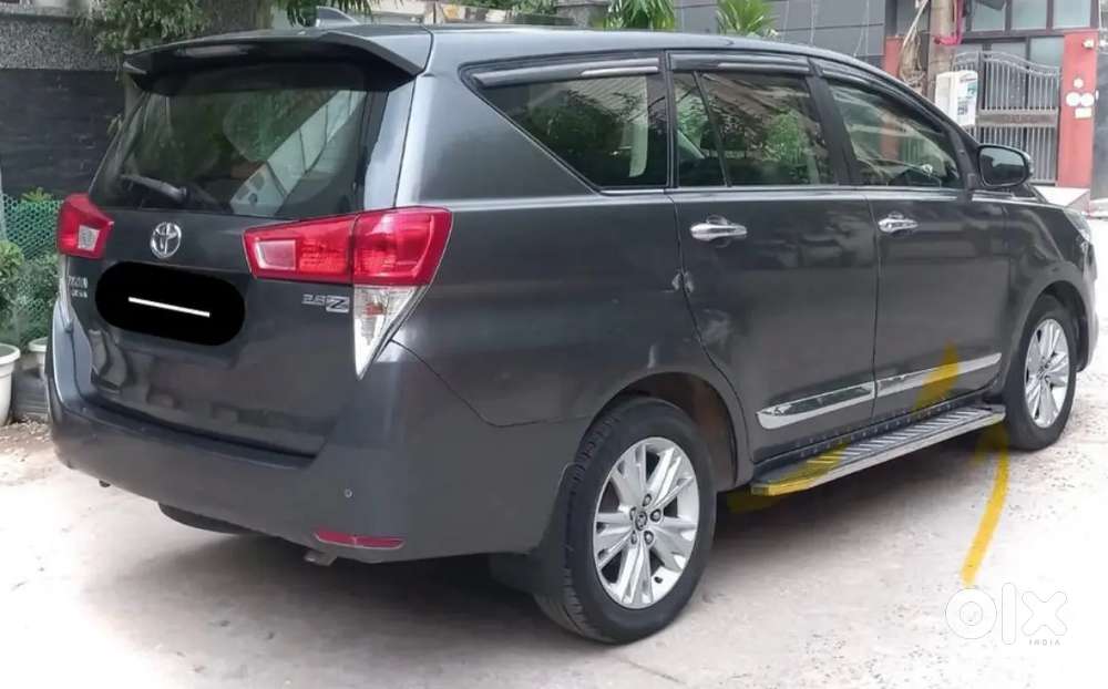 Toyota Innova Crysta 2.8 Zx Automatic Top Model