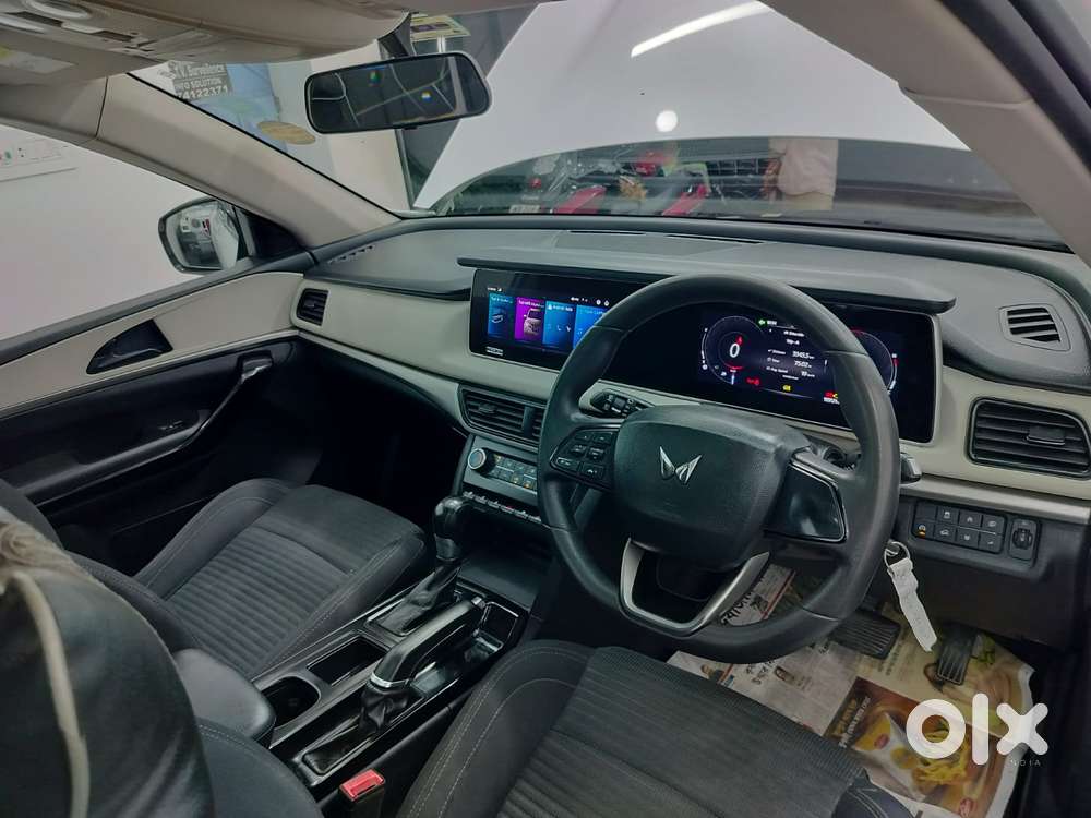 Mahindra Xuv700 2.2 Ax 5 Diesel At 7 Str, 2022, Diesel