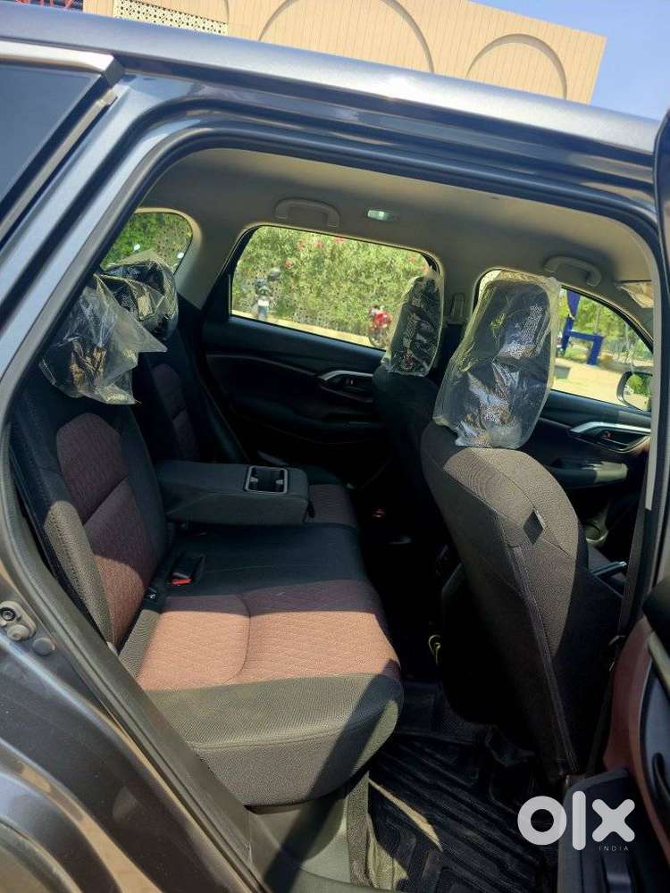 Maruti Suzuki Grand Vitara 1.5 Sigma Smart Hybrid, 2026, Petrol