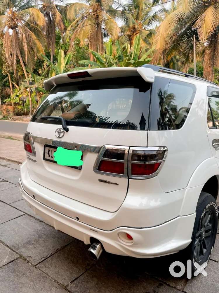 Toyota Fortuner 2011 Diesel 220000 Km Driven