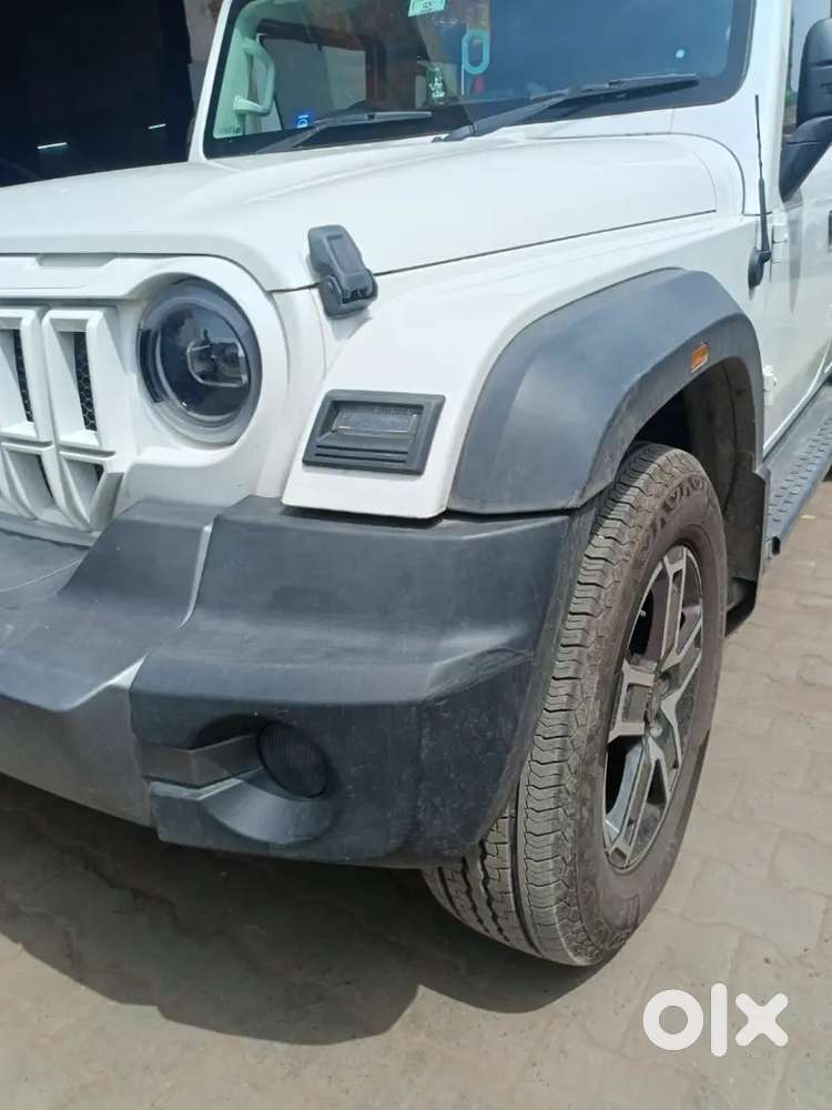 Mahindra Thar Roxx 2025 Petrol 7000 Km Driven With Genuine Alloys