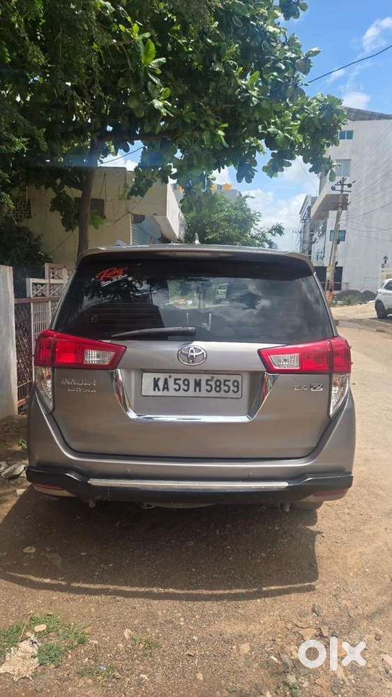 Toyota Innova Crysta 2018 Diesel 280000 Km Driven