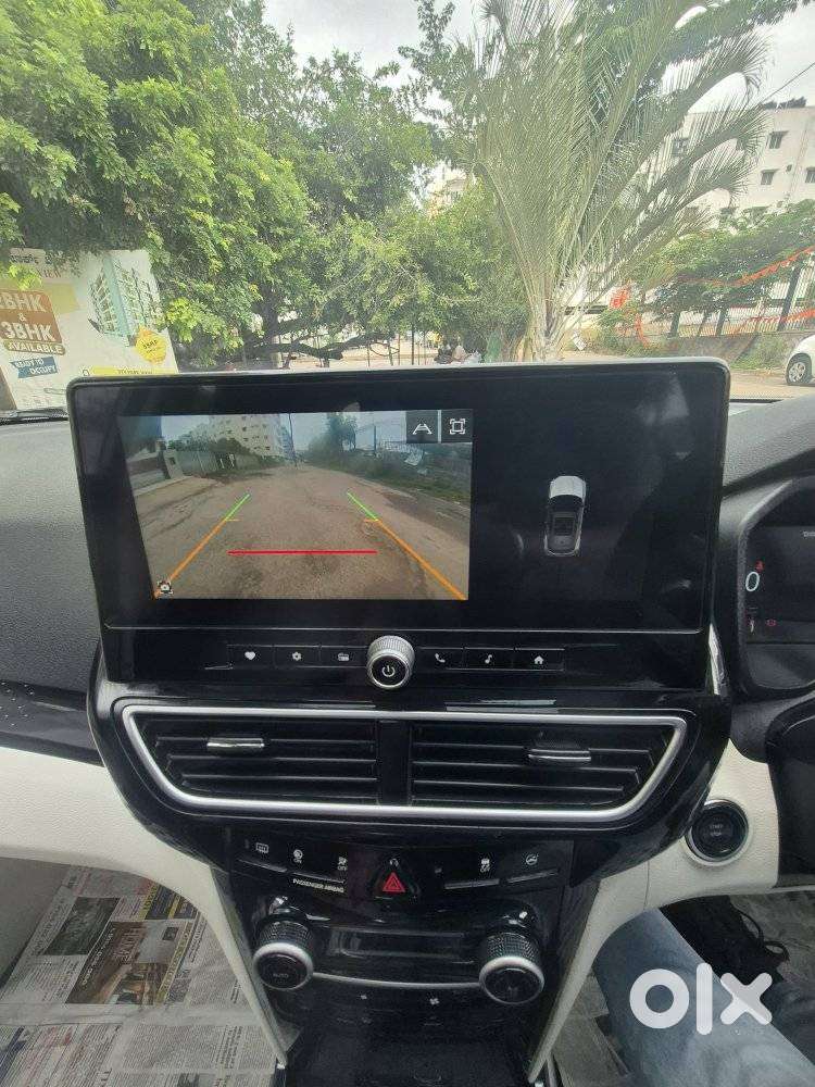 Mahindra Xuv 3xo Ax5 Pm Mt, 2024, Petrol