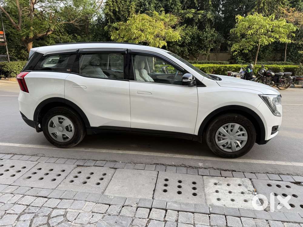 Mahindra Xuv700 2.2 Mx Diesel Mt 5 Str, 2023, Diesel