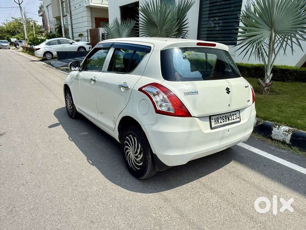 Maruti Suzuki Swift Lxi Optional-o, 2011, Petrol