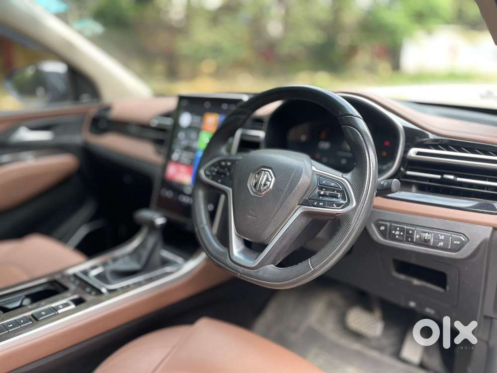 Mg Hector Plus Savvy Pro 1.5 Turbo Petrol Cvt 7 Str Dual Tone, 2004,..
