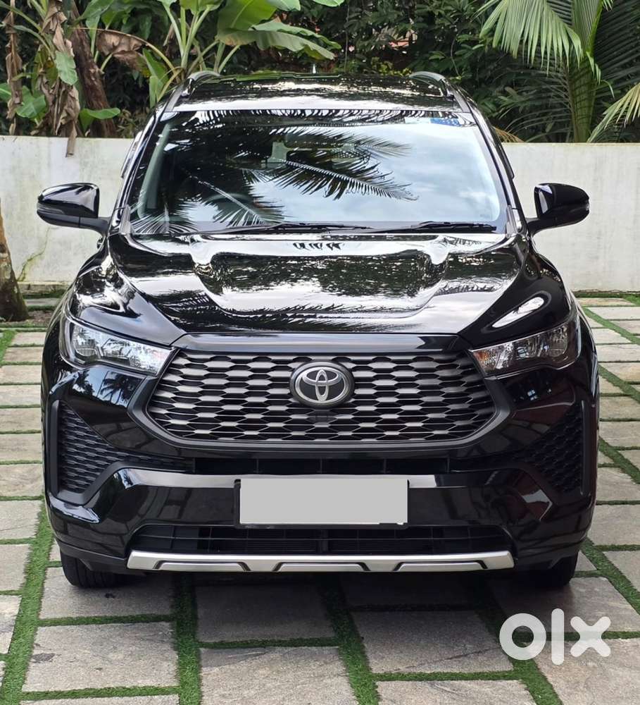 Toyota Innova Hycross 2024