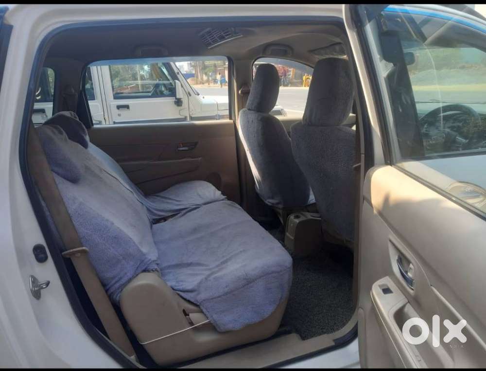 Maruti Suzuki Ertiga 2022-2023 Vxi Cng, 2022, Cng & Hybrids