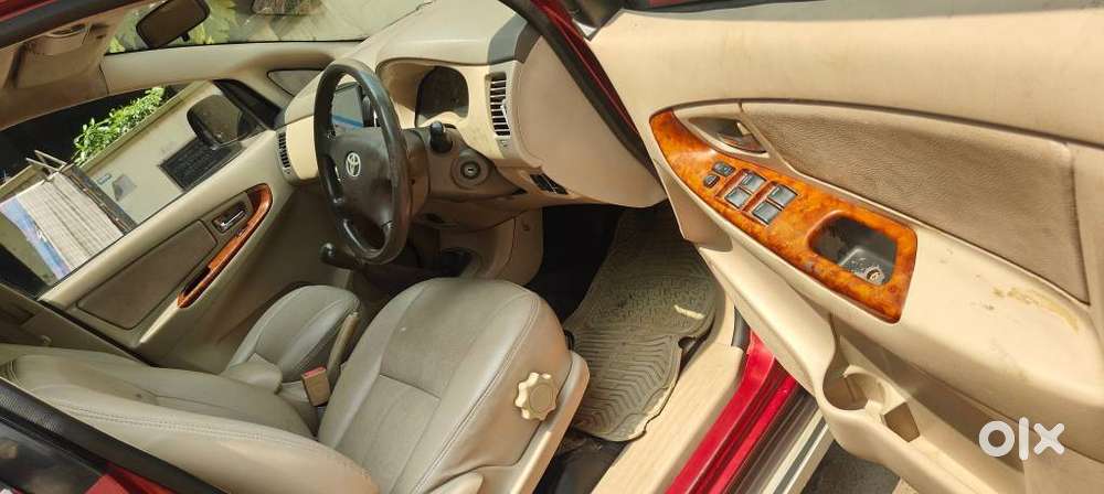 Toyota Innova 2.5 V Diesel 8-seater, 2007, Diesel