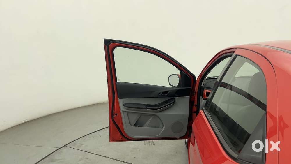 Tata Tiago Xza, 2022, Petrol