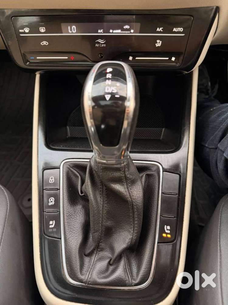 Skoda Slavia 1.0 Tsi Style, 2023, Petrol